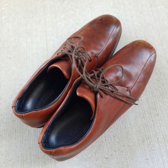 MBT Men\'s Kabisa Casual Walking Dress Shoe main image 7